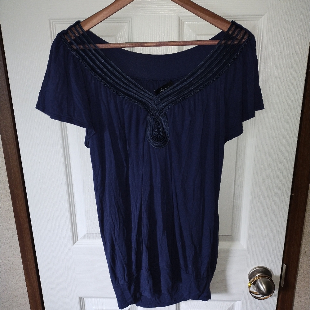 Soprano Casual Top (unsure of size)